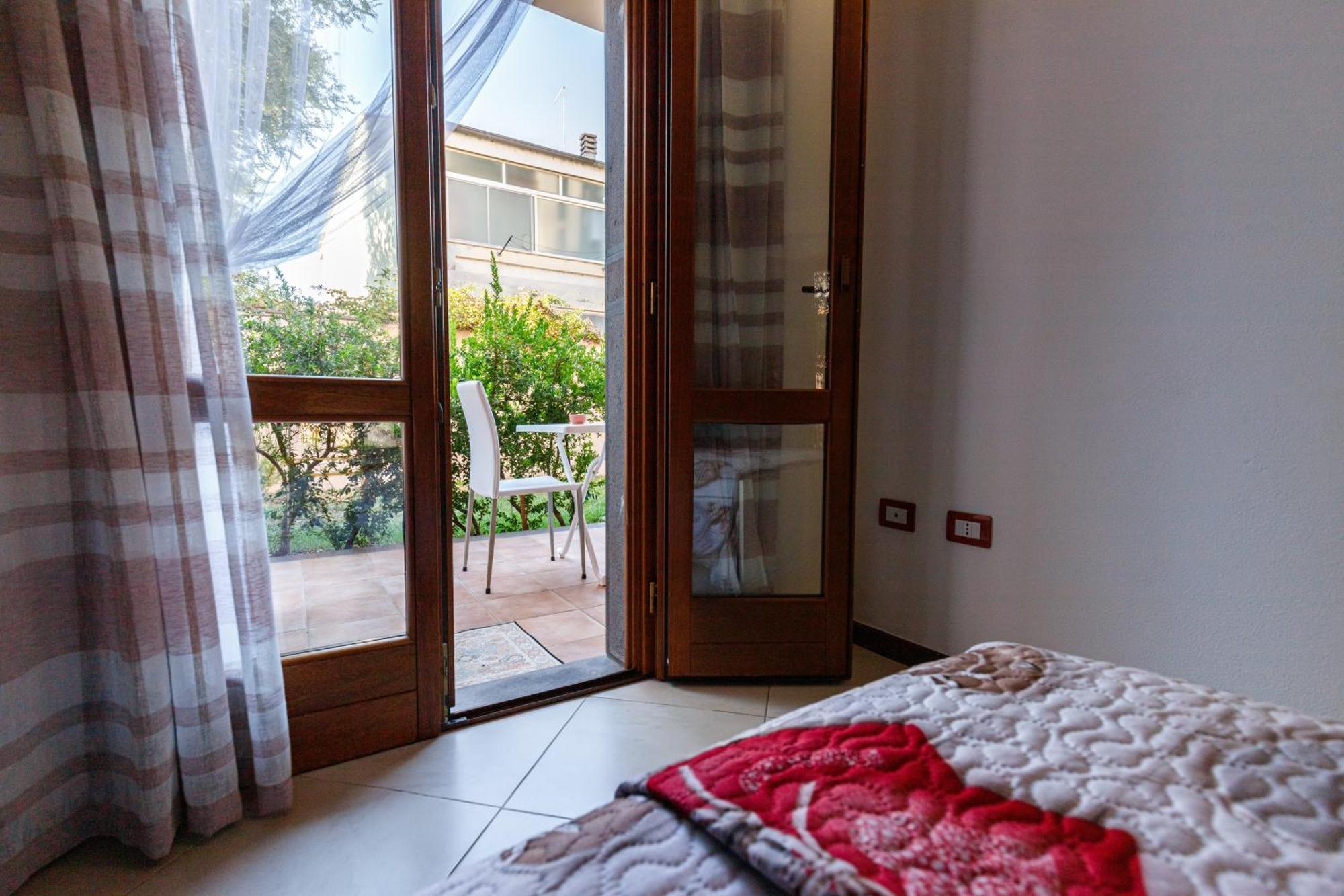 Casa Lilla 1 E 2 Apartment Oristano Phòng bức ảnh