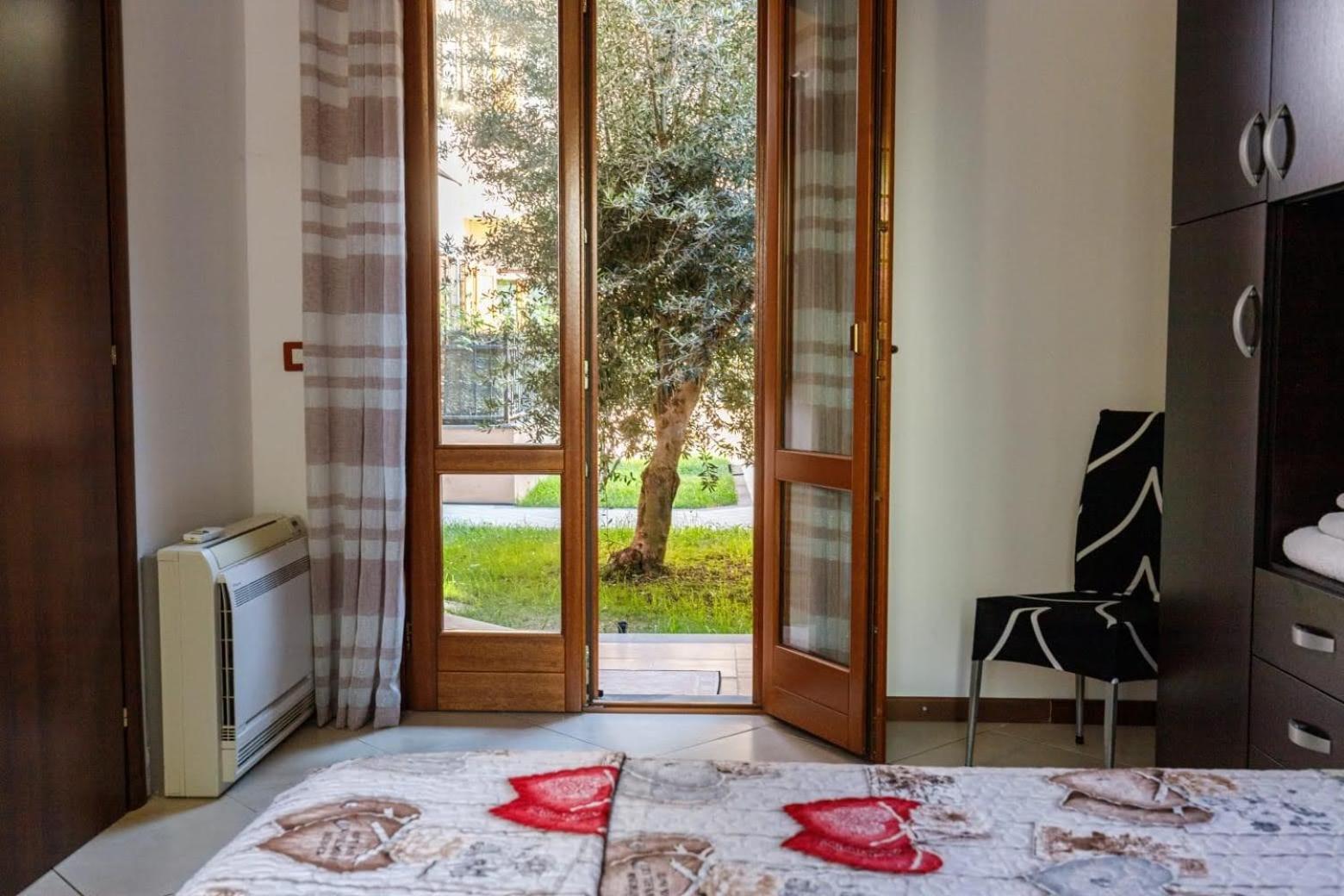 Casa Lilla 1 E 2 Apartment Oristano Phòng bức ảnh